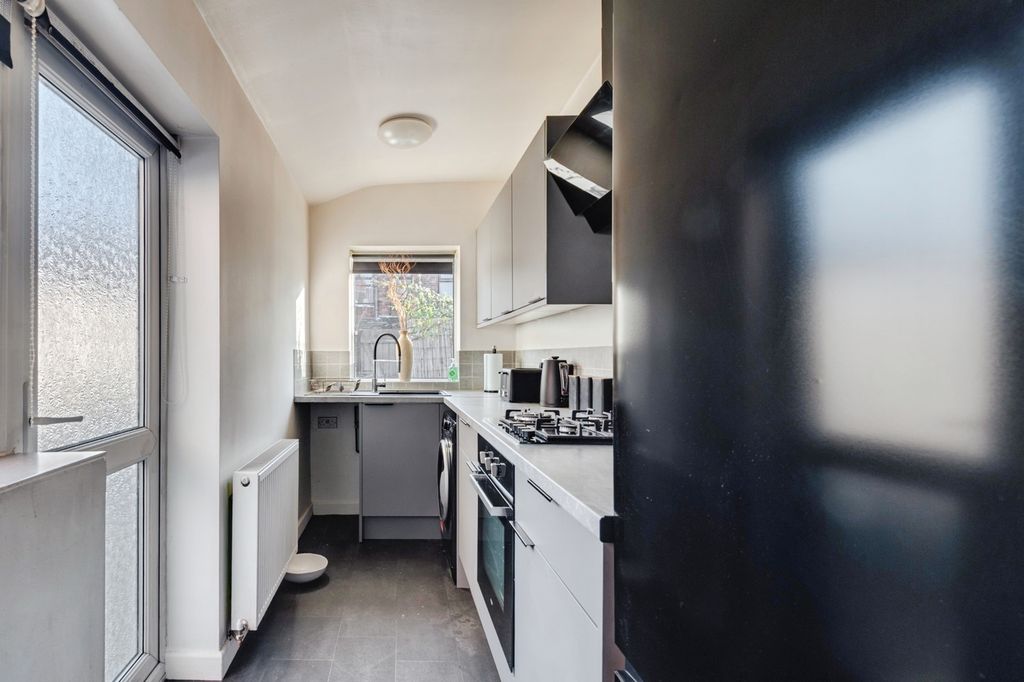 Property photo 3 of 21 Pbox-Img.Jpg