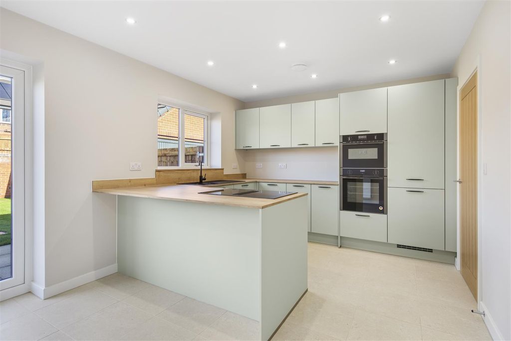 Property photo 3 of 23 Kitchen3.Jpg