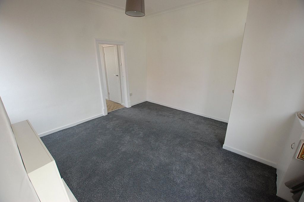Property photo 3 of 11 Picture No. 01