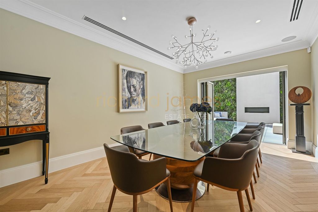 Property photo 3 of 27 F&amp;C - 45 Elizabeth Grove12.Jpg