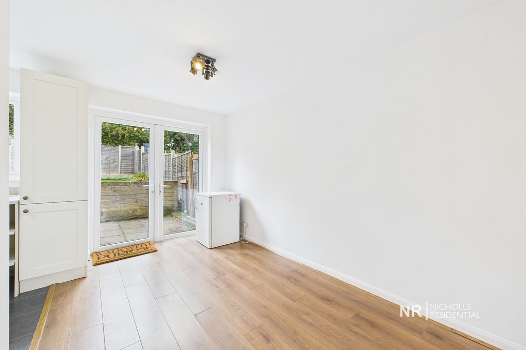 Property photo 3 of 15 Dining Area