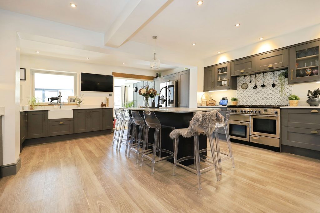 Additional image 5 of 4 bed semi-detached house for saleBruce Road, Kidderminster DY10