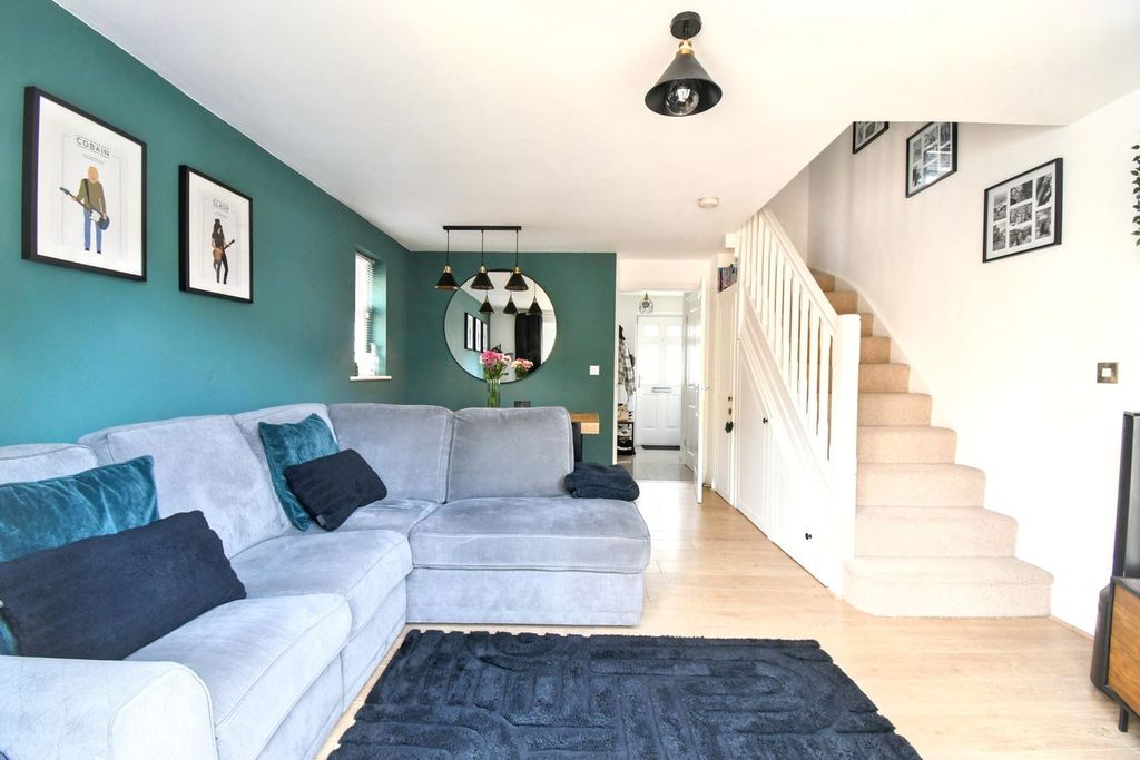 Property photo 2 of 17