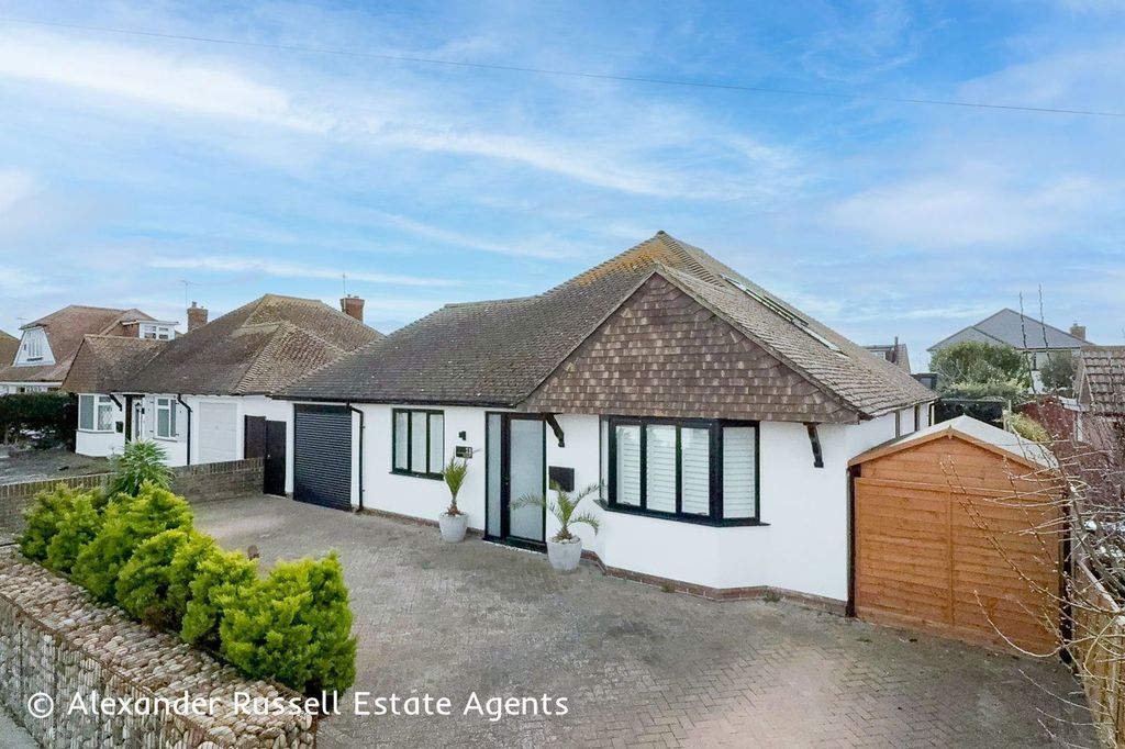 Property photo 2 of 27