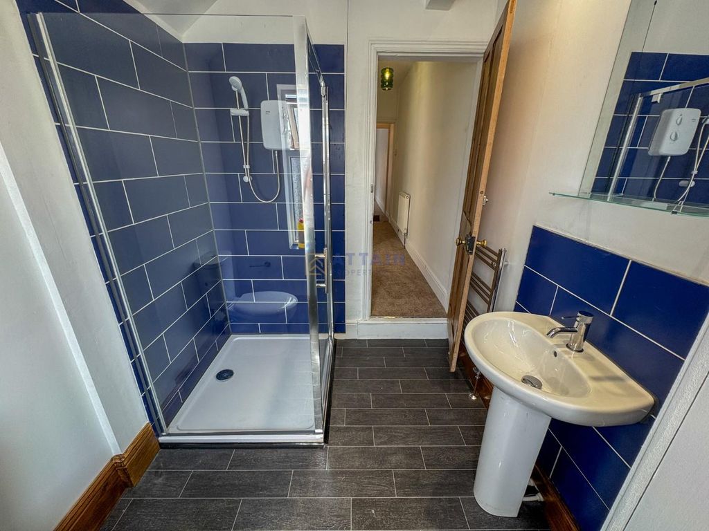 Property photo 2 of 10 Bathroom.Jpg