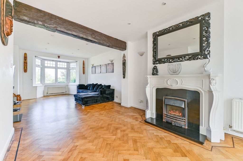 Property photo 2 of 30