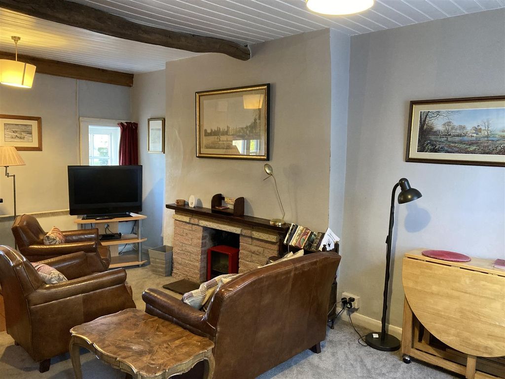 Property photo 2 of 12