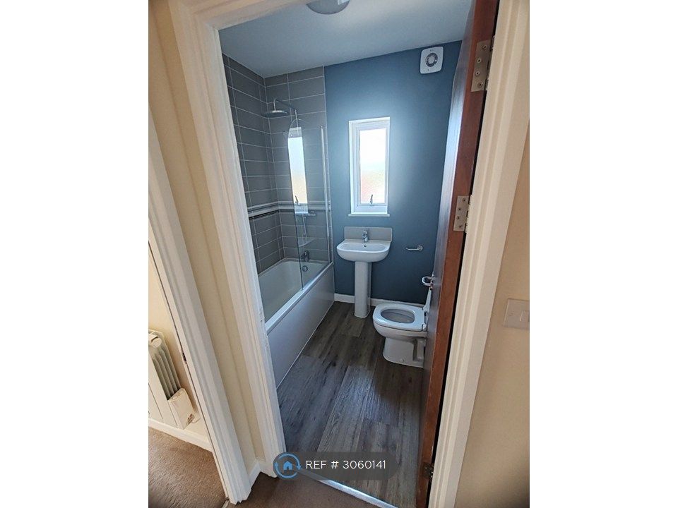 Property photo 3 of 8 Upstairs Bathroom
