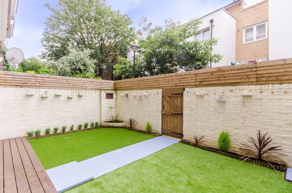 Property photo 2 of 13