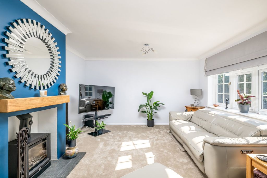 Property photo 3 of 21