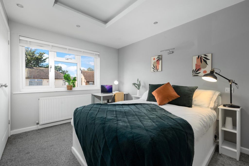 Property photo 1 of 10 Photo 0