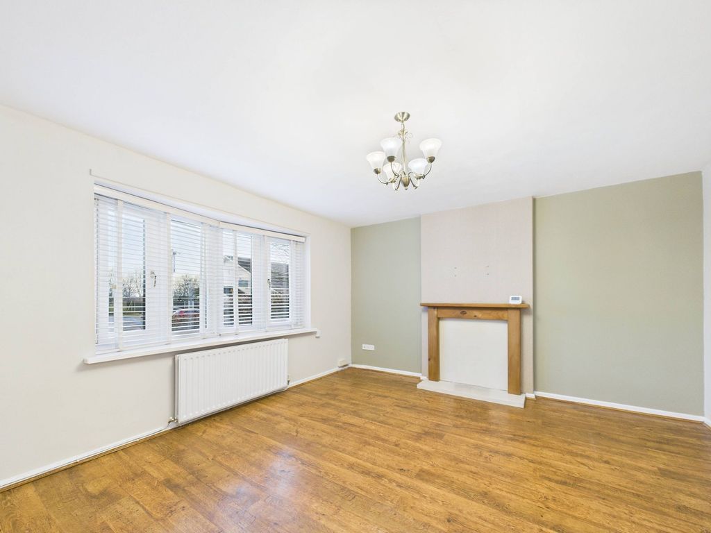 Property photo 2 of 27