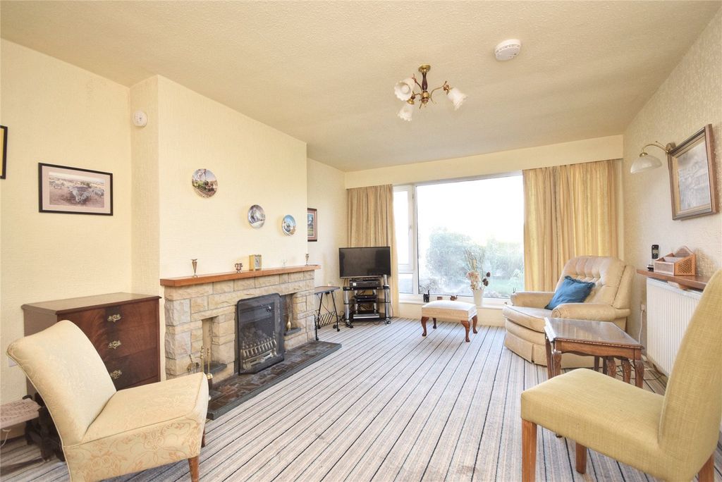 Property photo 3 of 16 Living Room