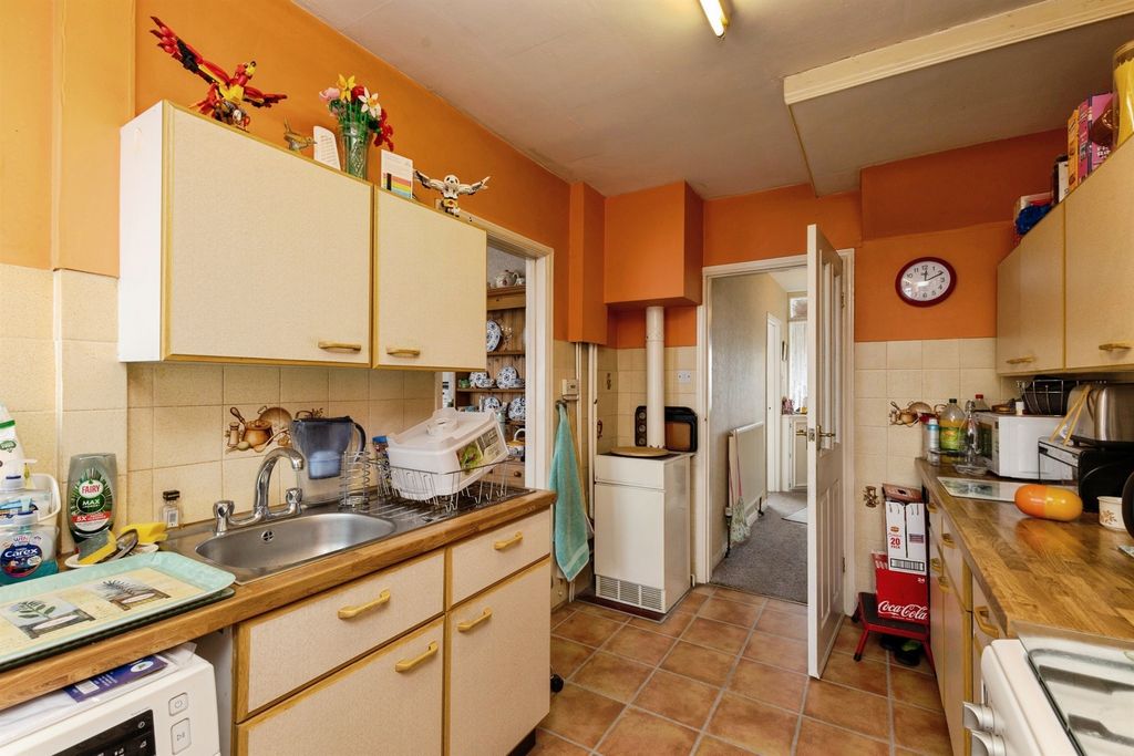 Property photo 3 of 12