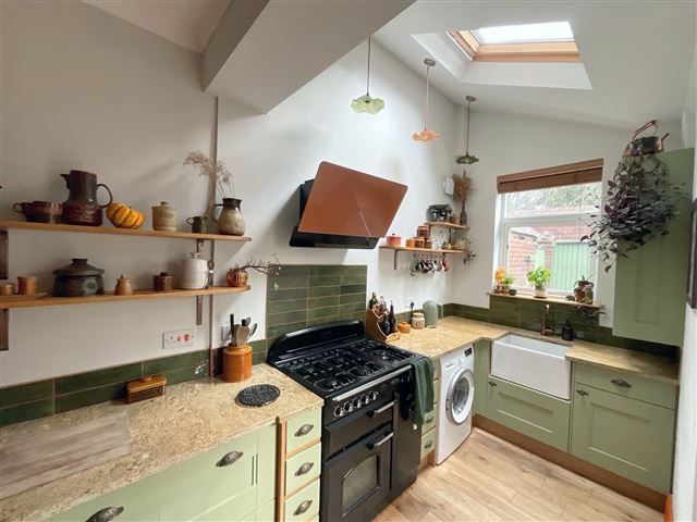 Property photo 3 of 20 Kitchen