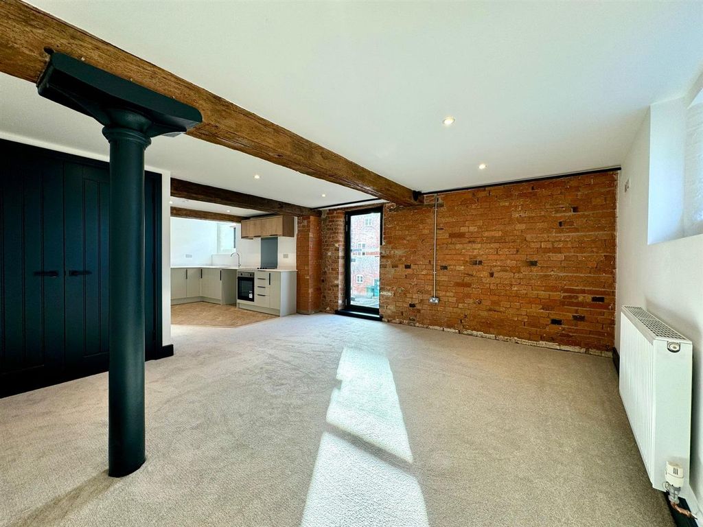 Property photo 1 of 12 Living Area Pic 5.Jpeg