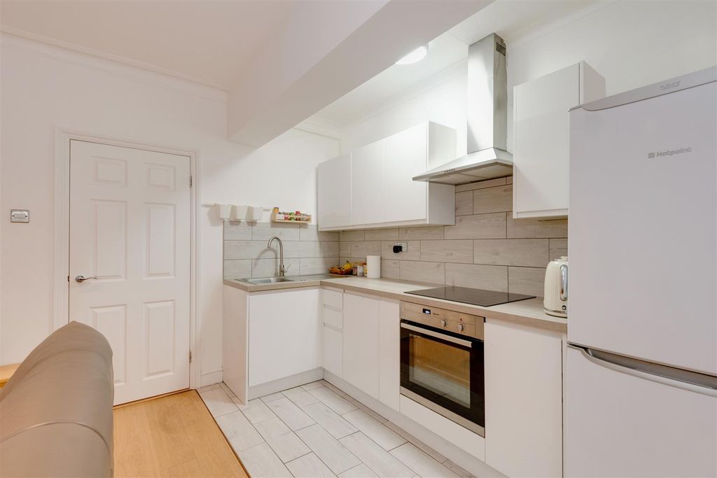 Property photo 3 of 15 37256-Alx (12).Jpg