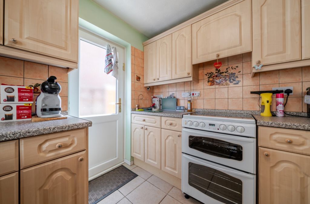 Property photo 3 of 28 1483027-13-6A425B322144d