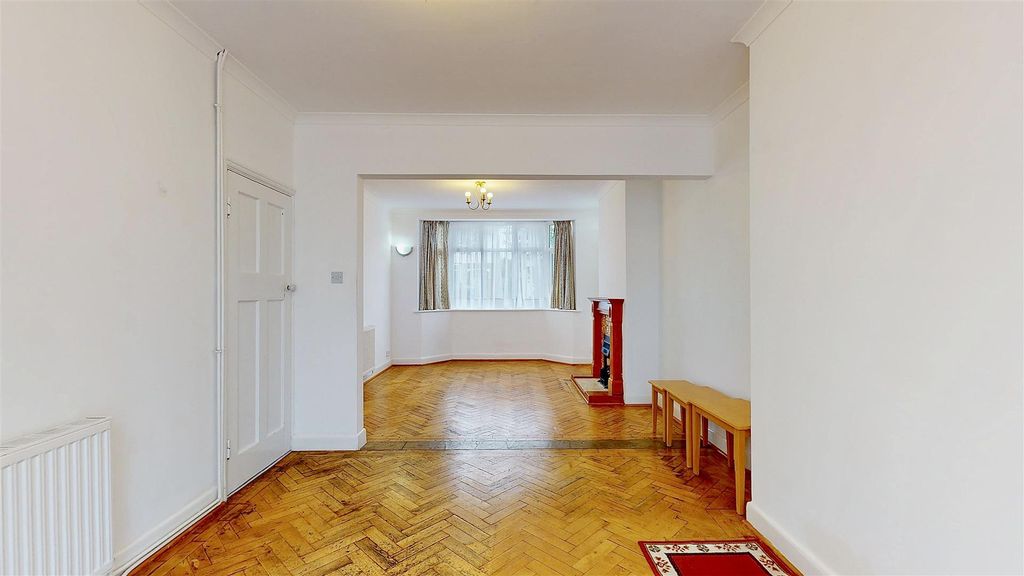 Property photo 2 of 18 P1.Jpg