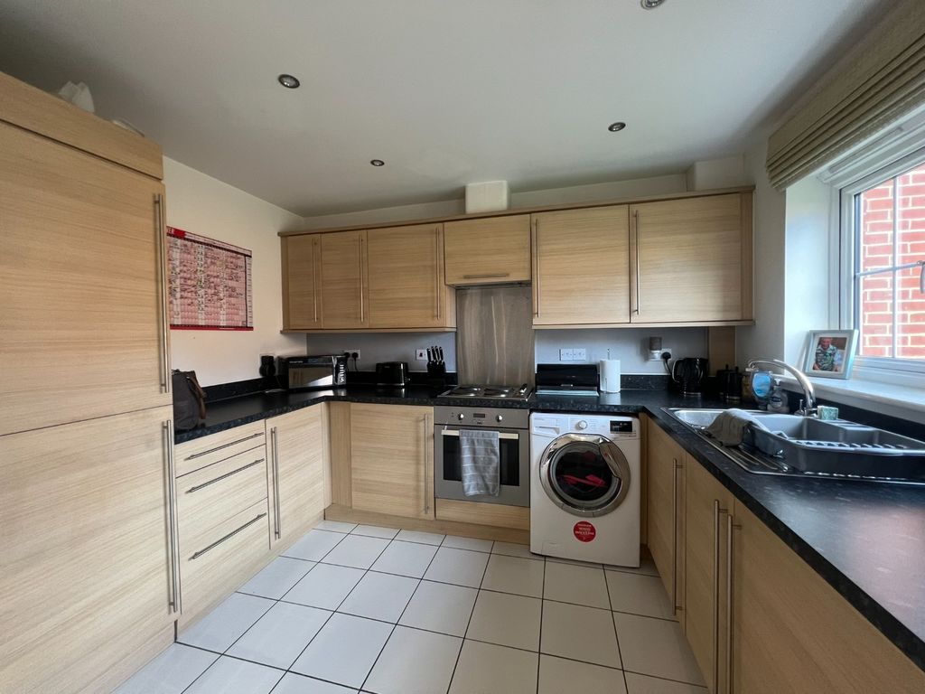 Property photo 3 of 17 4563113