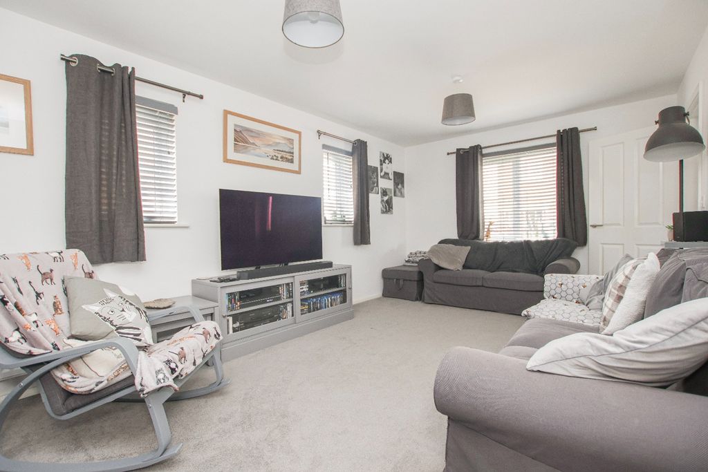 Property photo 3 of 22 5104033