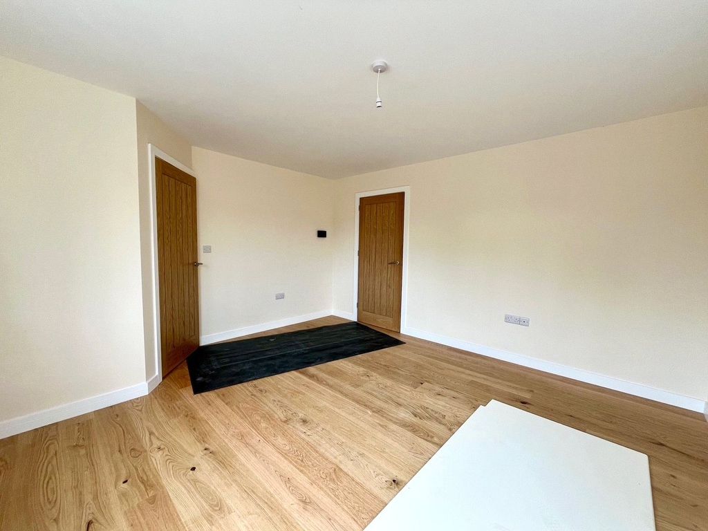 Property photo 3 of 12 Picture No. 03