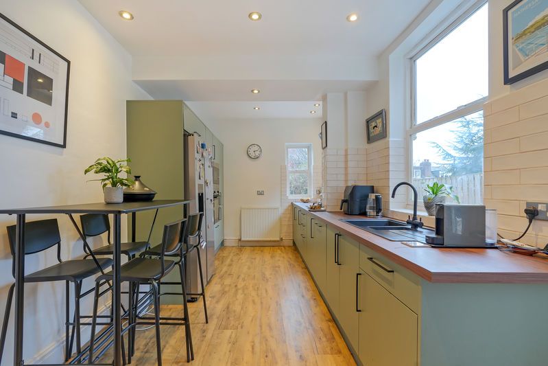 Property photo 1 of 32 Dining Kitchen
