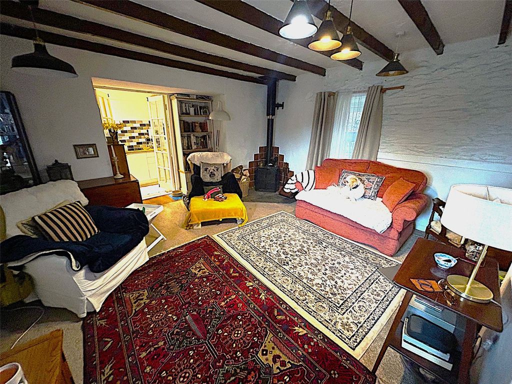 Property photo 2 of 9 Picture No. 15