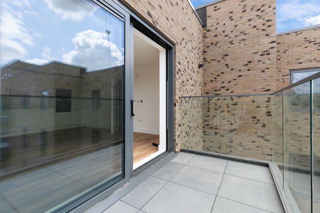 Property photo 3 of 13 4883754