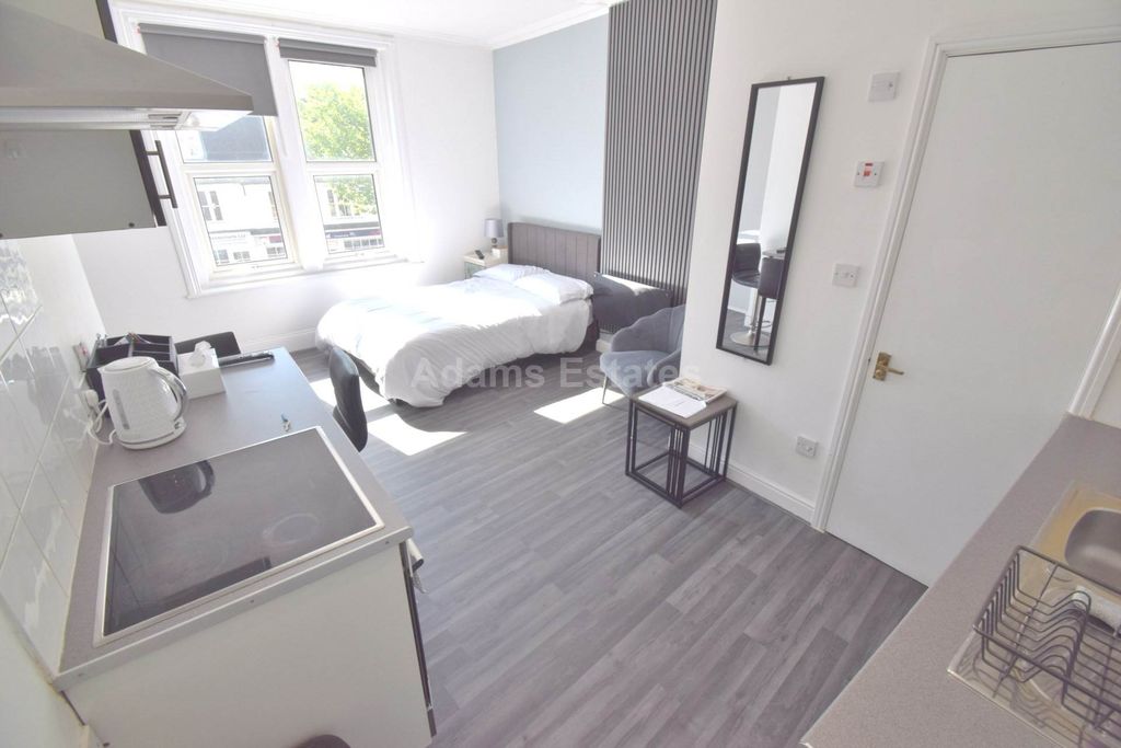 Property photo 1 of 3