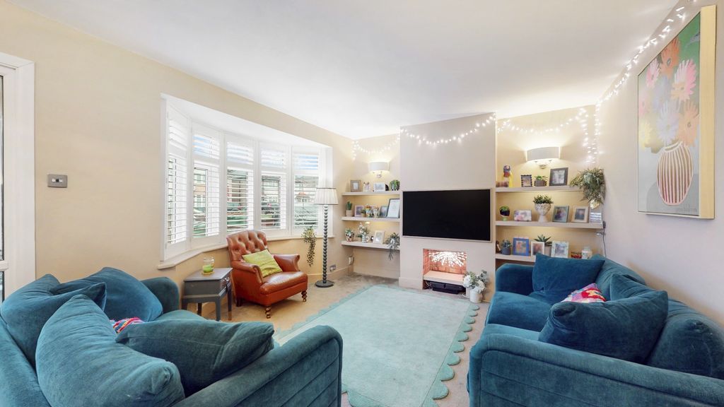 Property photo 3 of 18 4863626