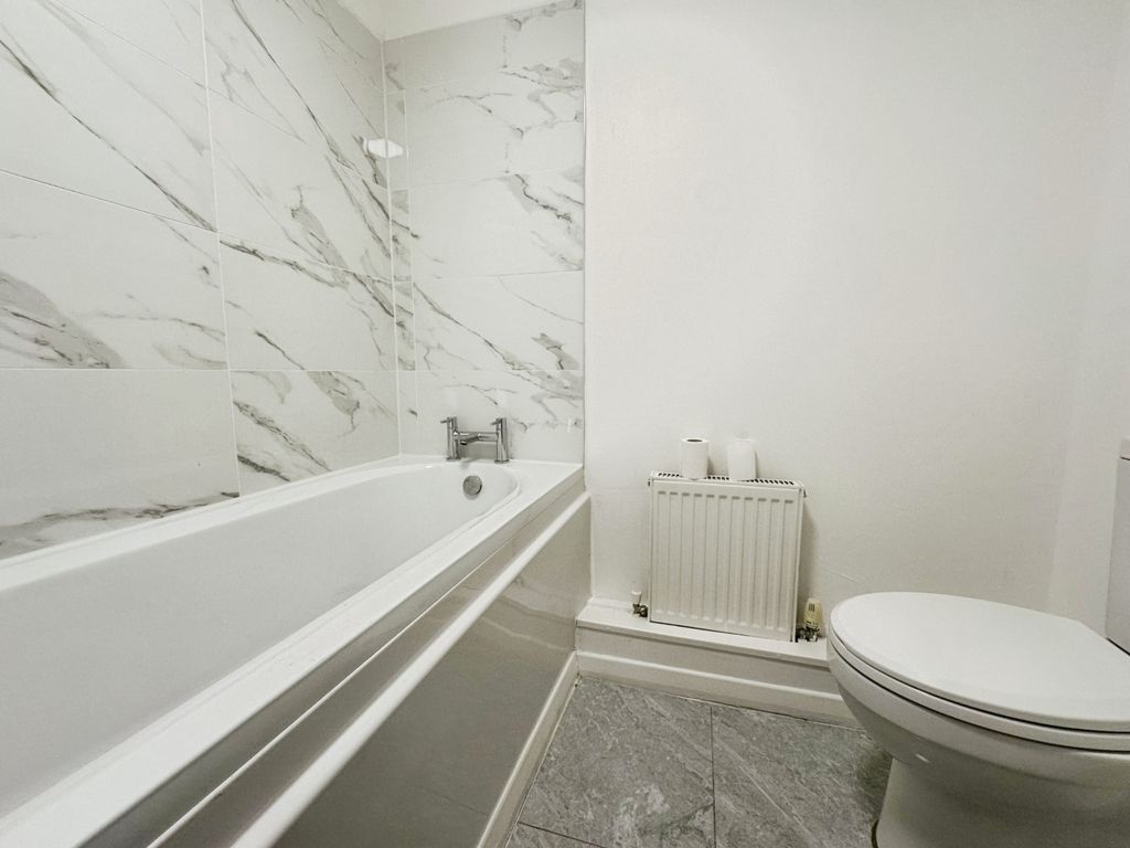 Property photo 3 of 8 41Af9033-Img_7909...