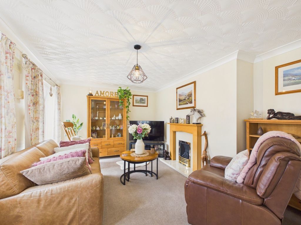 Property photo 3 of 19 5215764