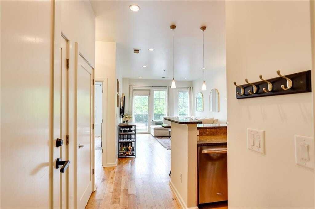 Property photo 1 of 31
