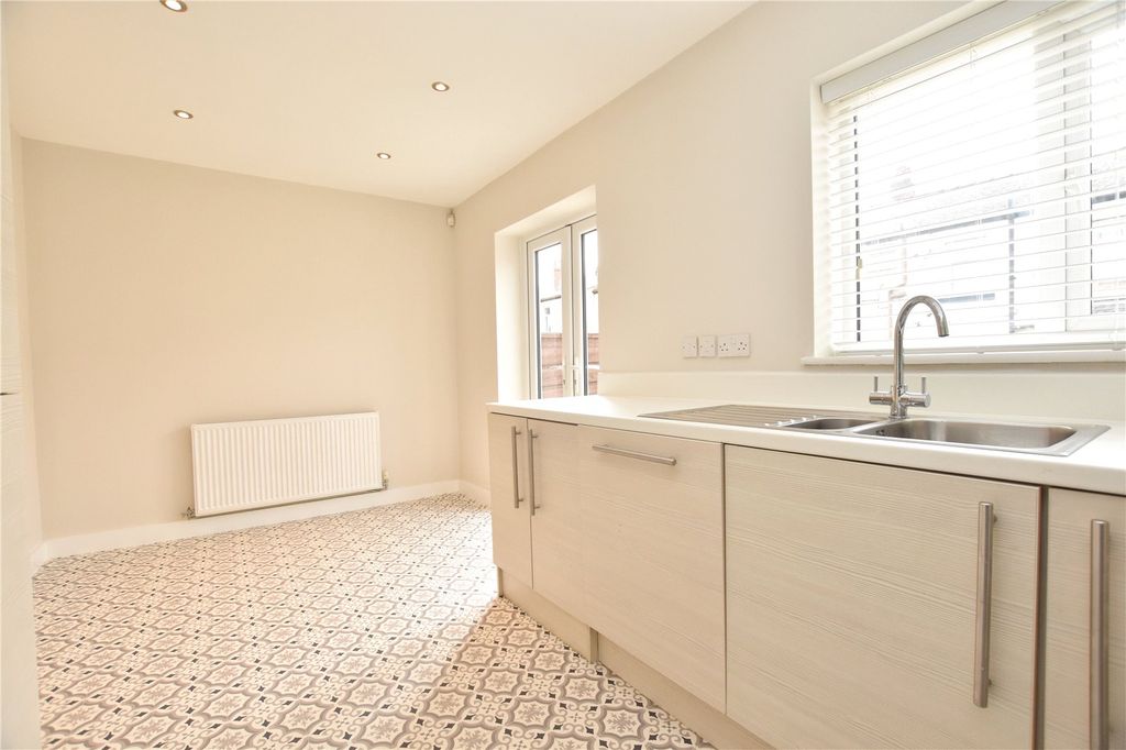 Property photo 3 of 12 Picture No. 04