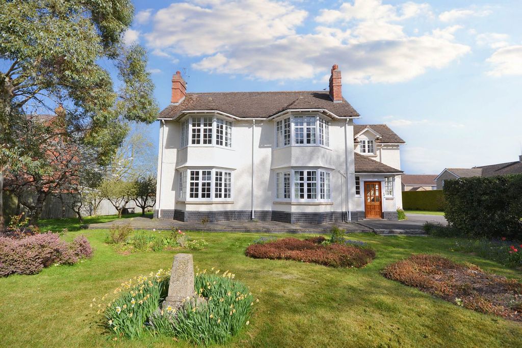 Property photo 1 of 31