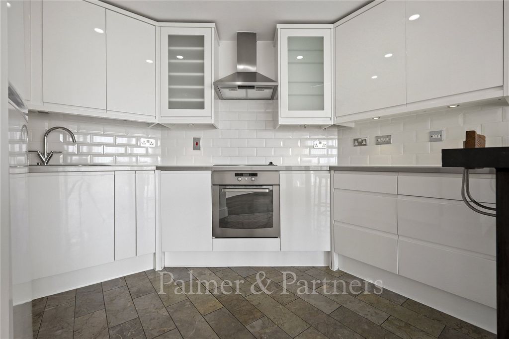 Property photo 3 of 12 Picture No. 01