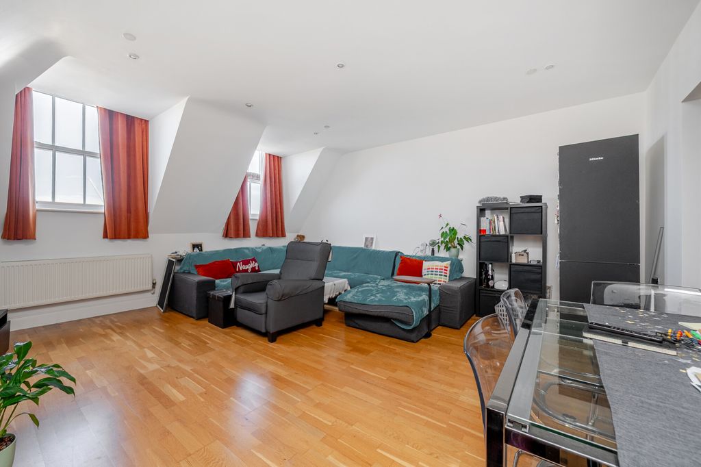 Property photo 2 of 16