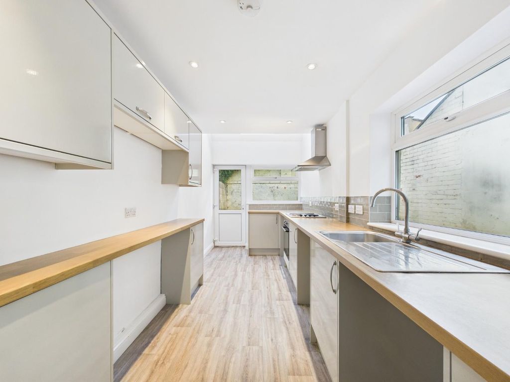 Property photo 3 of 25 Cam01530G0-Pr0354-Still009.Jpg