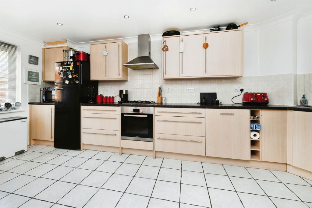 Property photo 2 of 17