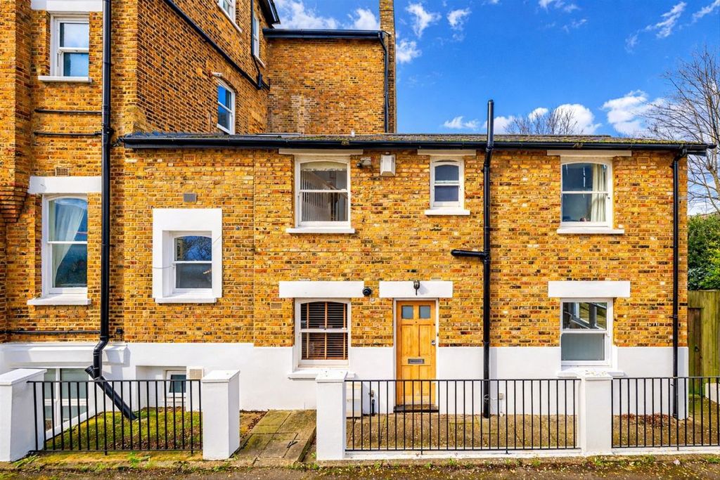 Property photo 1 of 7