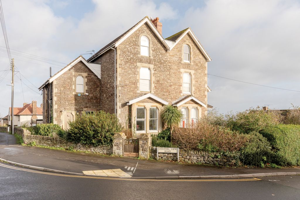 Property photo 1 of 16 1