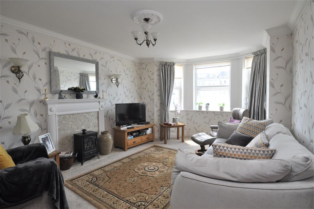 Property photo 2 of 14 Lounge Area.