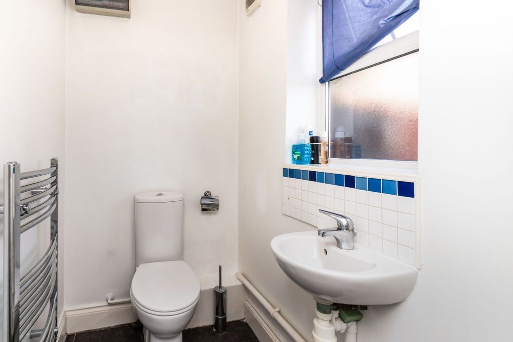 Property photo 3 of 8