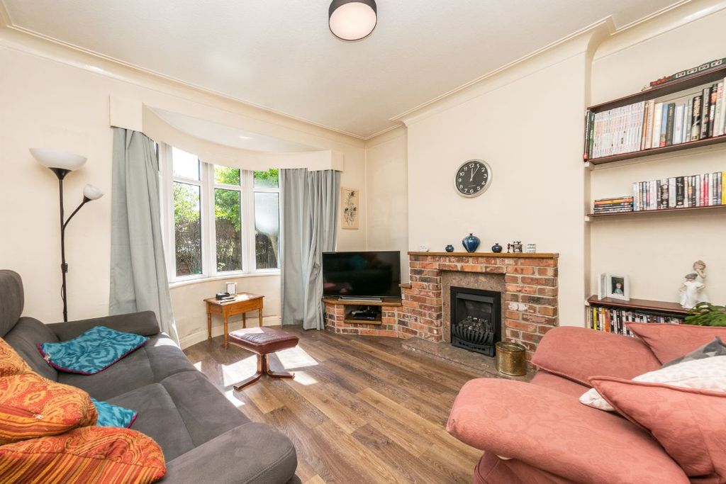 Property photo 2 of 32