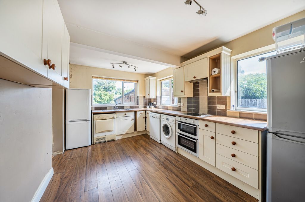 Property photo 3 of 9 1-6A31442c6E36E-1...