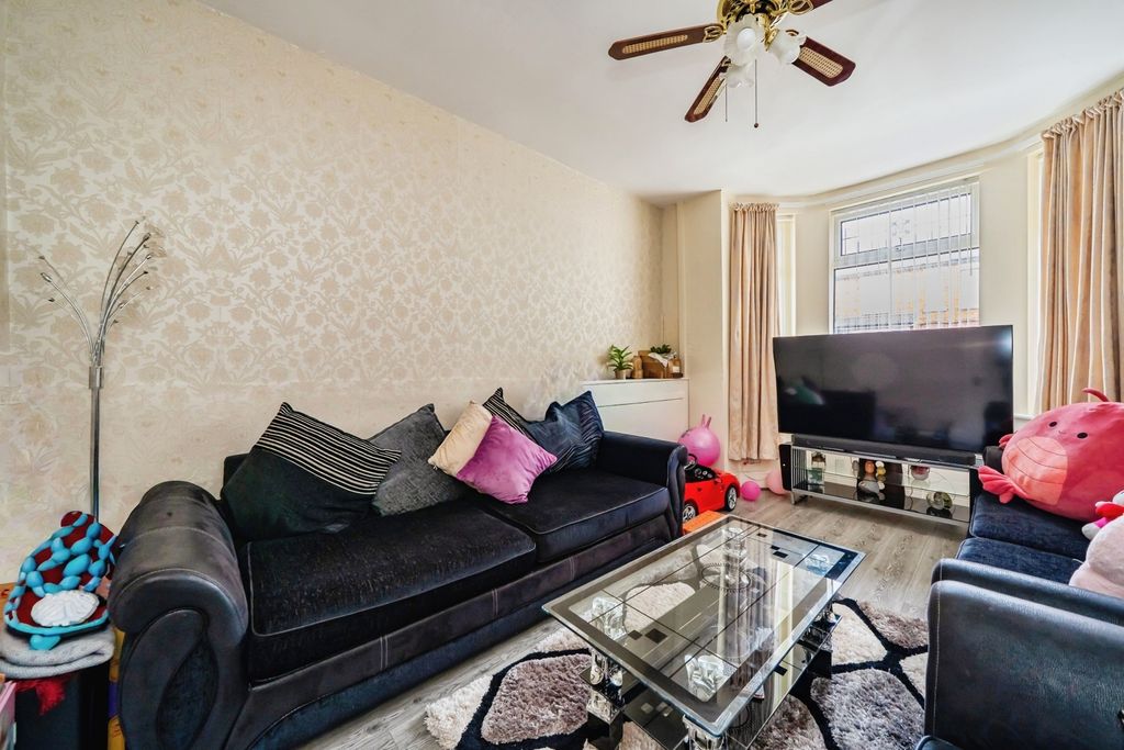 Property photo 2 of 15 Pbox-Img.Jpg