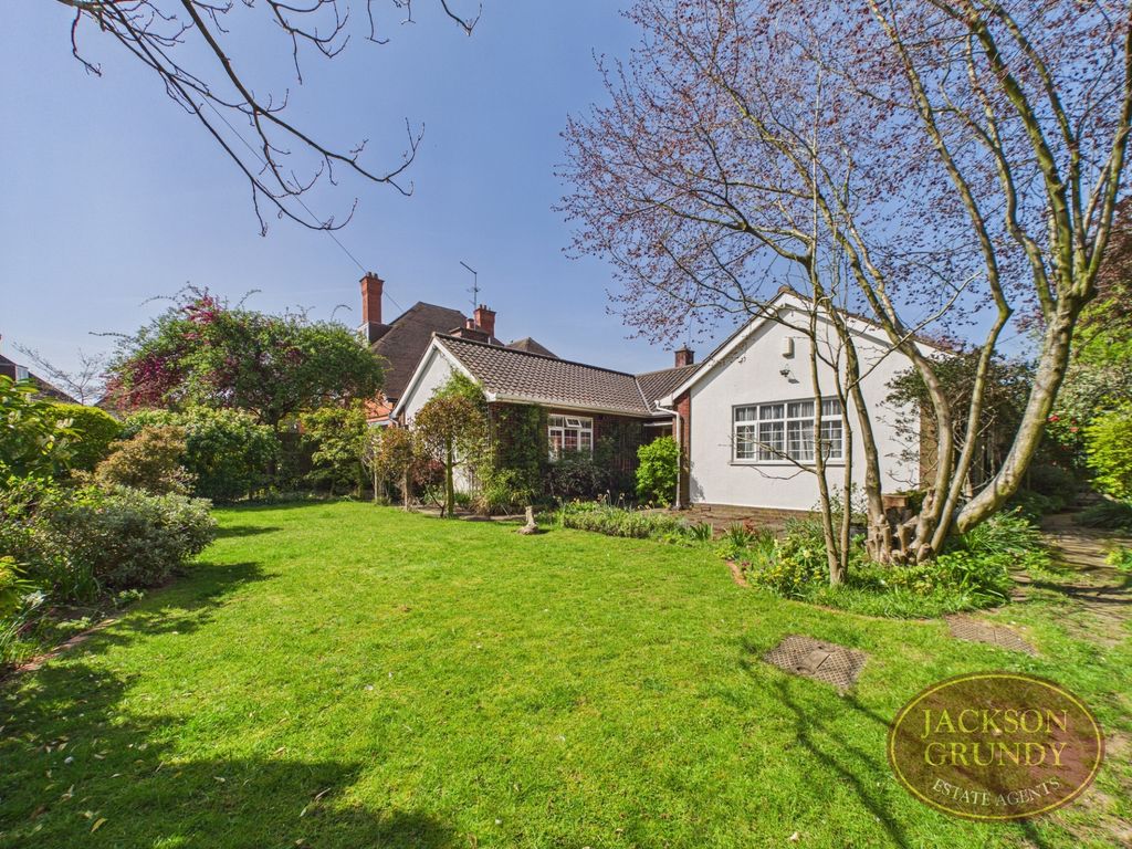 Property photo 1 of 16 The Crescent