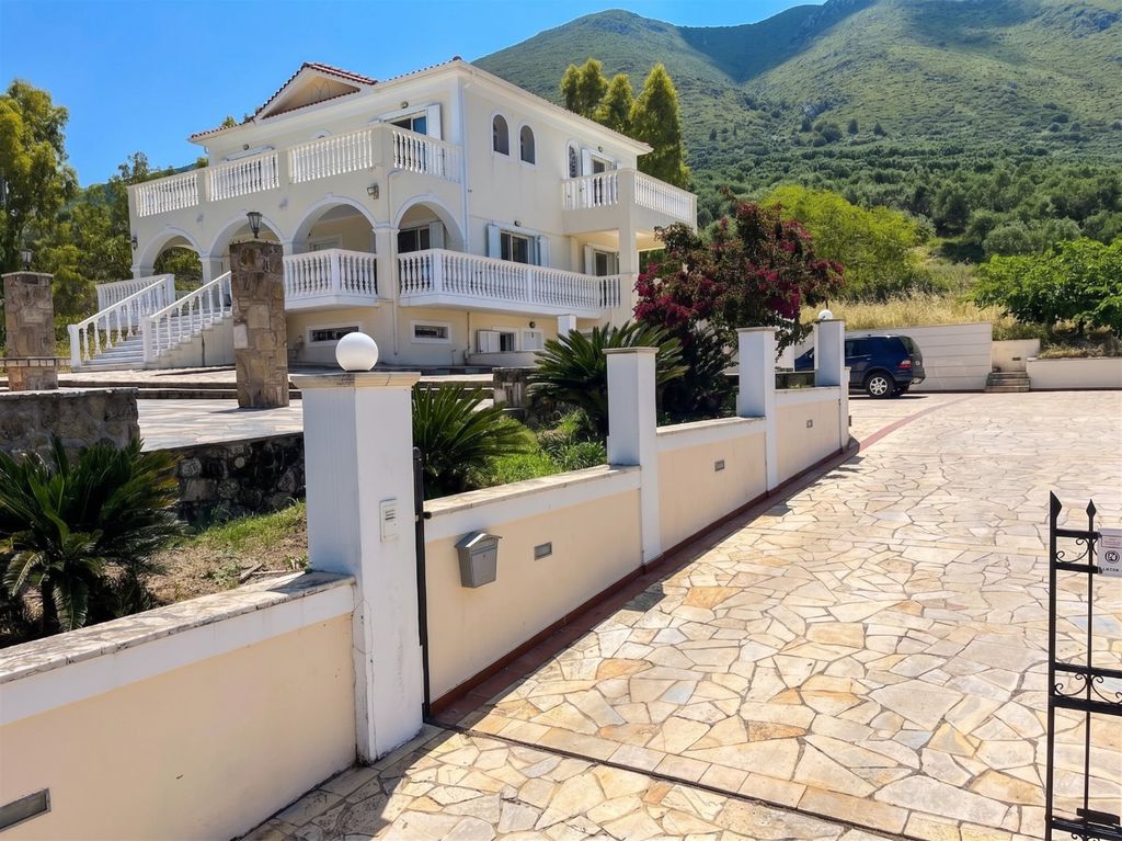 Property photo 2 of 39