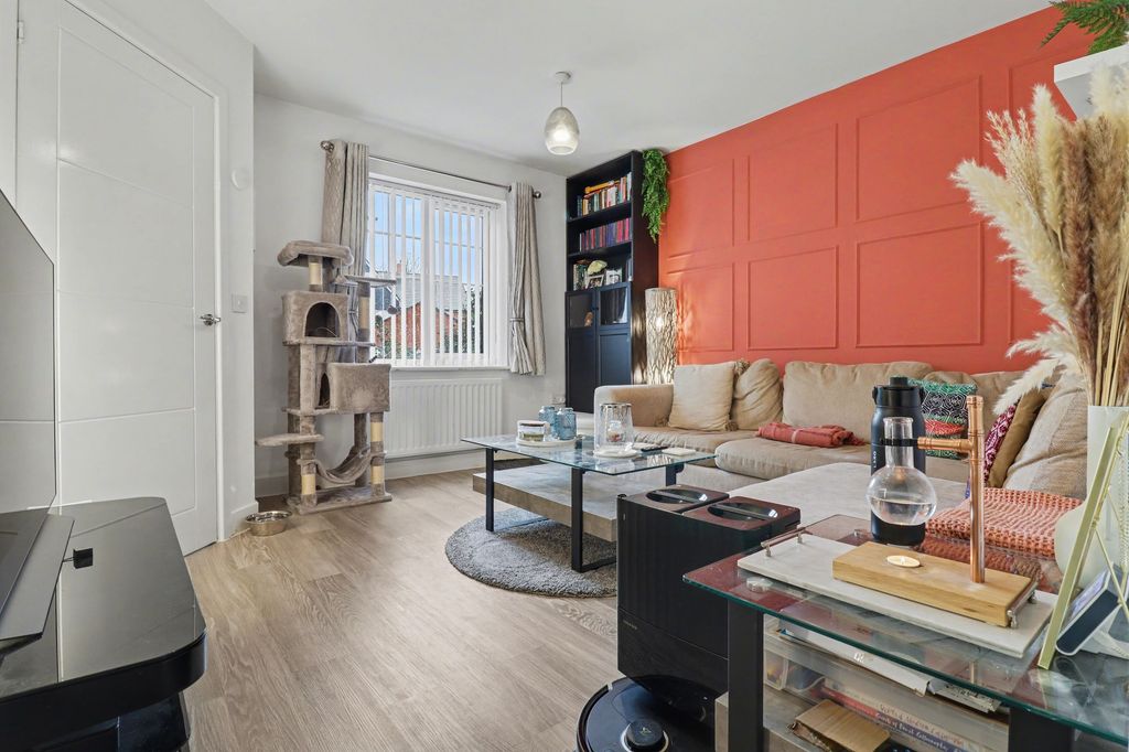 Property photo 3 of 13